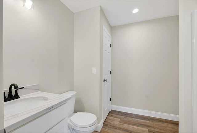 1051 Boston Rd 1051, Haverhill, MA 01835