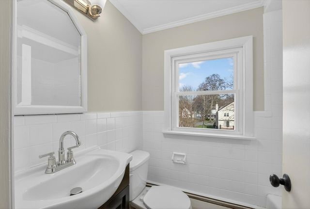 1051 Boston Rd 1051, Haverhill, MA 01835