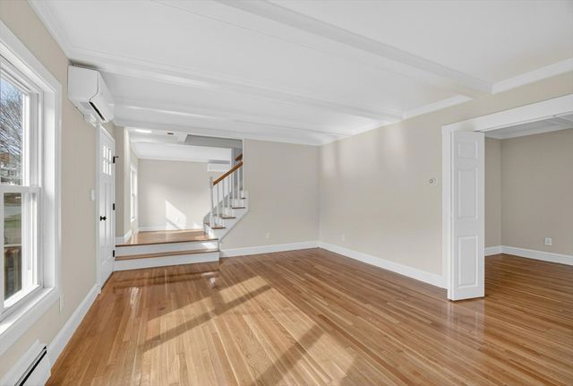 1051 Boston Rd 1051, Haverhill, MA 01835