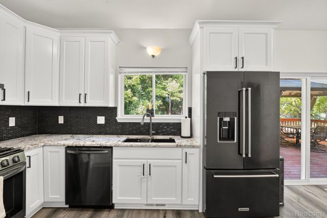 2772 Moosewood Drive, Waterford Charter Township, MI 48329