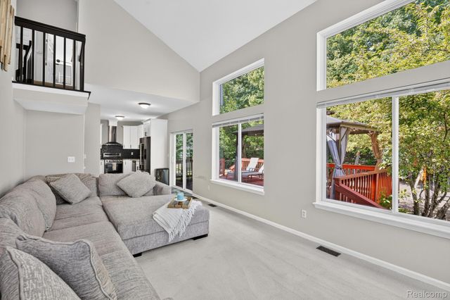 2772 Moosewood Drive, Waterford Charter Township, MI 48329