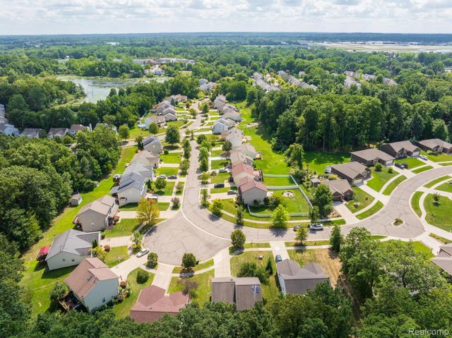 2772 Moosewood Drive, Waterford Charter Township, MI 48329