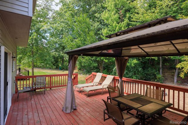 2772 Moosewood Drive, Waterford Charter Township, MI 48329