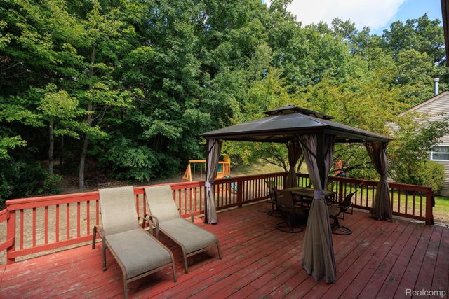 2772 Moosewood Drive, Waterford Charter Township, MI 48329