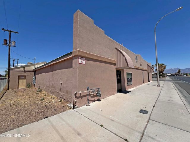 1570 W Picacho Avenue, Las Cruces, NM 88005