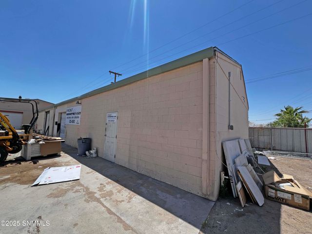 1570 W Picacho Avenue, Las Cruces, NM 88005