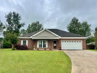 113 Hattiesburg Court, Dothan, AL 36301