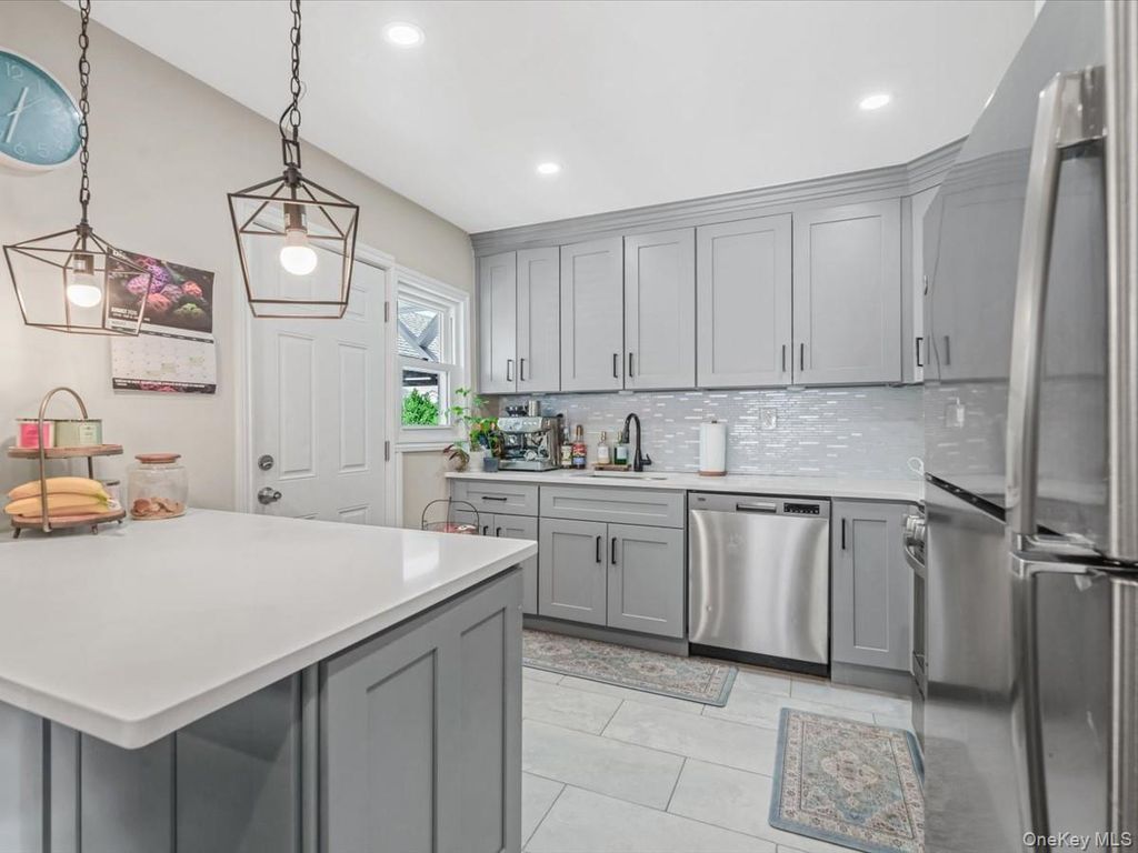 1517 Falmouth Avenue, New Hyde Park, NY 11040 — photo 5