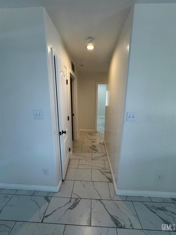 1120 Gargano Road, Bakersfield, CA 93306