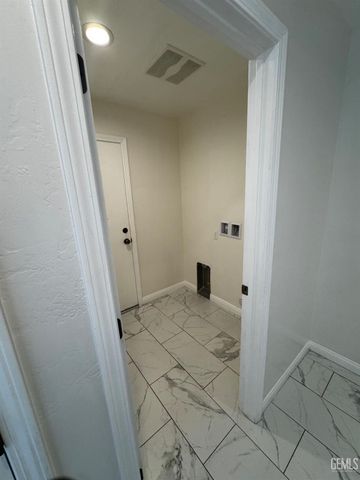 1120 Gargano Road, Bakersfield, CA 93306