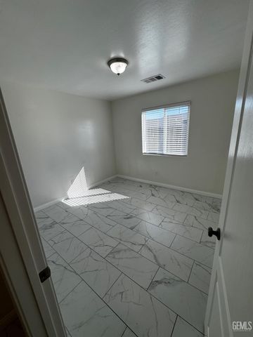 1120 Gargano Road, Bakersfield, CA 93306