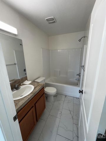 1120 Gargano Road, Bakersfield, CA 93306