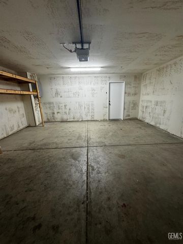 1120 Gargano Road, Bakersfield, CA 93306