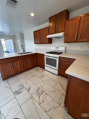 1120 Gargano Road, Bakersfield, CA 93306