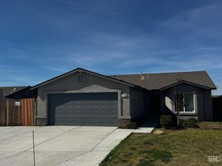 1120 Gargano Road, Bakersfield, CA 93306