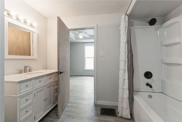 1004 10th Street SW, Cedar Rapids, IA 52404