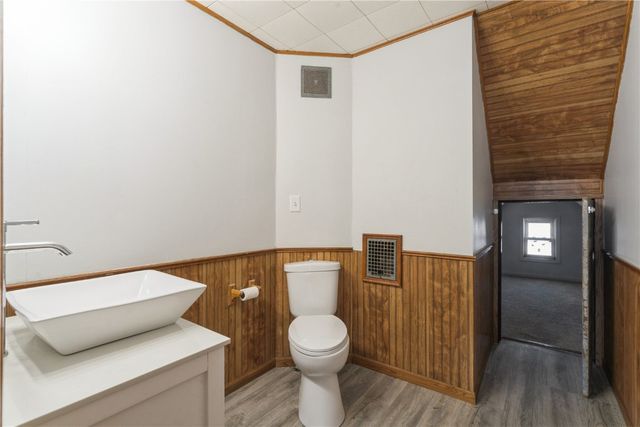 1004 10th Street SW, Cedar Rapids, IA 52404