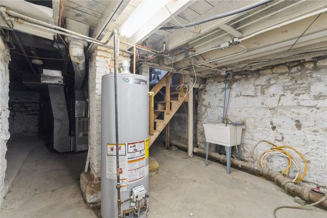 1004 10th Street SW, Cedar Rapids, IA 52404