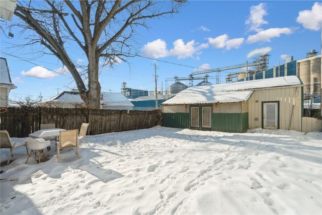 1004 10th Street SW, Cedar Rapids, IA 52404