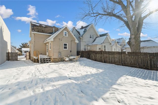 1004 10th Street SW, Cedar Rapids, IA 52404