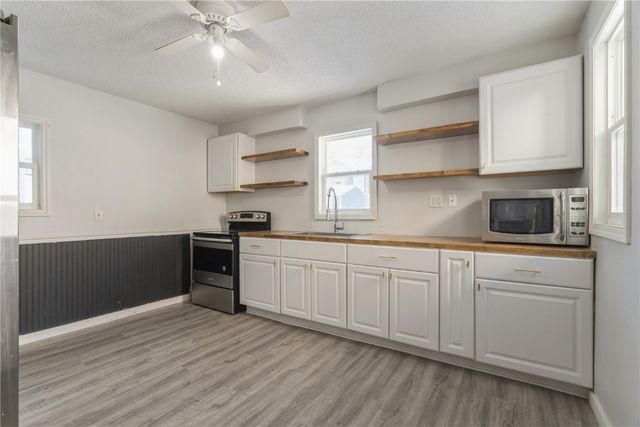 1004 10th Street SW, Cedar Rapids, IA 52404