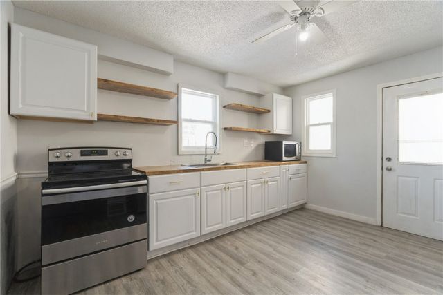 1004 10th Street SW, Cedar Rapids, IA 52404