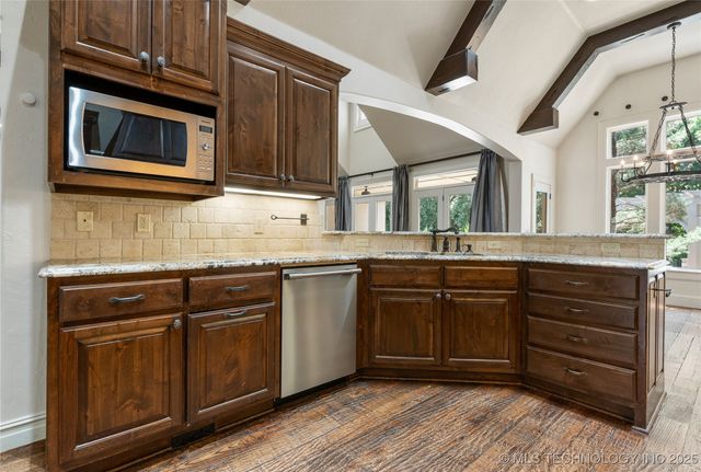 11170 S 72nd East East Avenue, Bixby, OK 74008