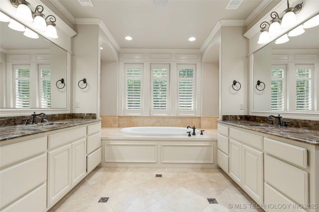 11170 S 72nd East East Avenue, Bixby, OK 74008