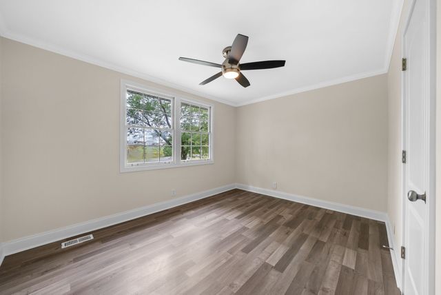 556 Briarwood Ct, Clarksville, TN 37040