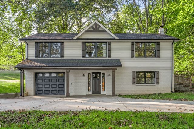 556 Briarwood Ct, Clarksville, TN 37040