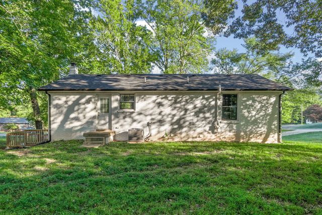 556 Briarwood Ct, Clarksville, TN 37040