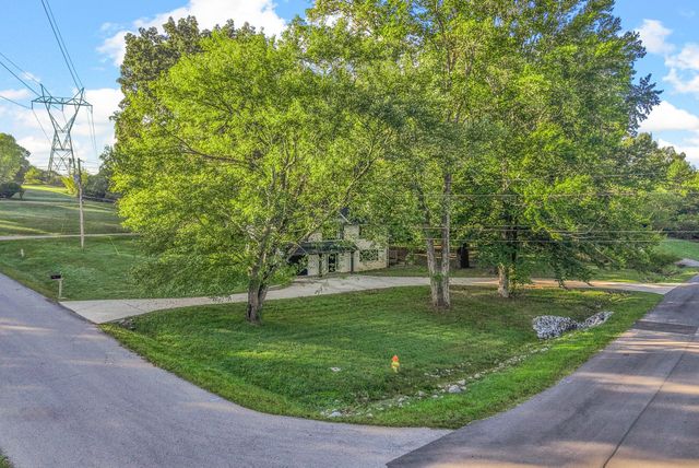 556 Briarwood Ct, Clarksville, TN 37040