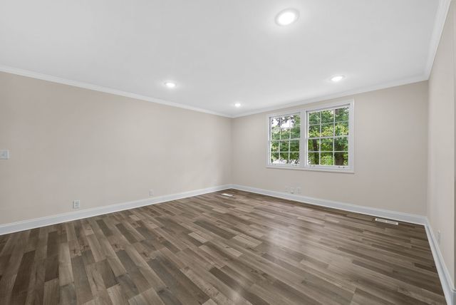 556 Briarwood Ct, Clarksville, TN 37040