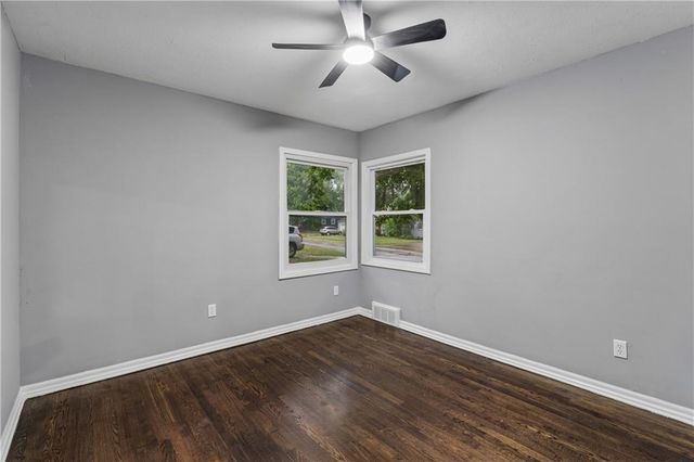6809 W 72 Terrace, Overland Park, KS 66204