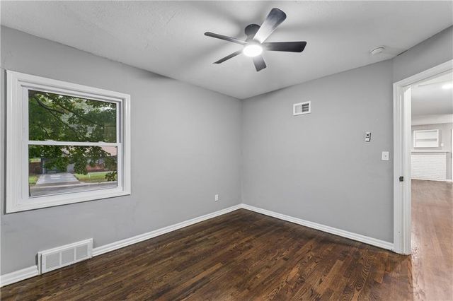 6809 W 72 Terrace, Overland Park, KS 66204