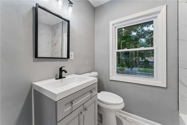 6809 W 72 Terrace, Overland Park, KS 66204