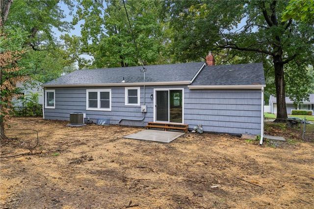 6809 W 72 Terrace, Overland Park, KS 66204
