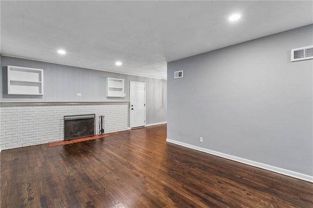 6809 W 72 Terrace, Overland Park, KS 66204