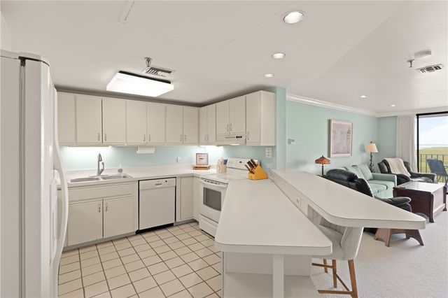 1 Marina Drive 307, St Simons Island, GA 31522