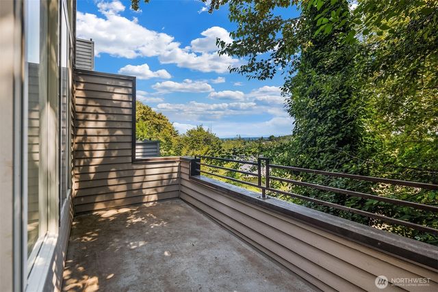 314 25th Avenue E, Seattle, WA 98112