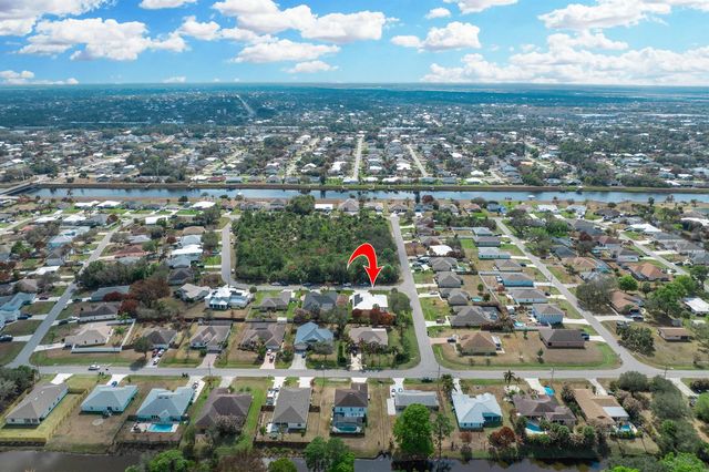2301 SW Lawford Street, Port St. Lucie, FL 34953