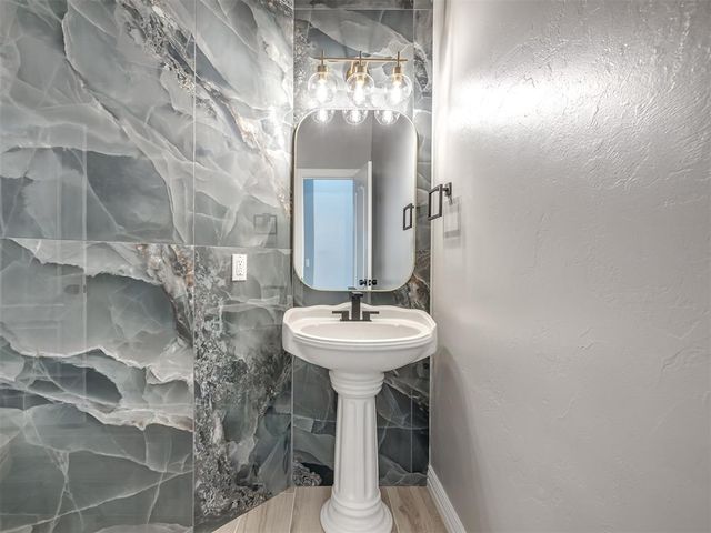 407 Canterbury Road, Oklahoma City, OK 73130
