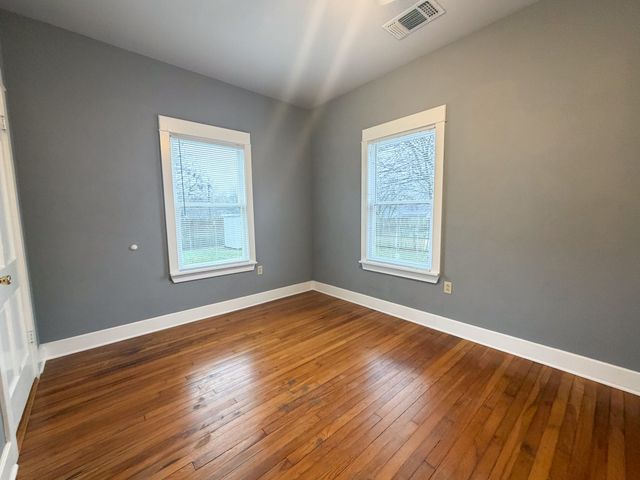 310 E Parks Avenue, Waxahachie, TX 75165