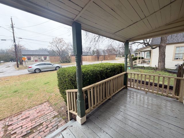 310 E Parks Avenue, Waxahachie, TX 75165