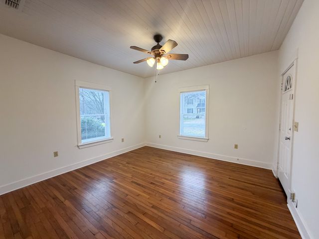 310 E Parks Avenue, Waxahachie, TX 75165