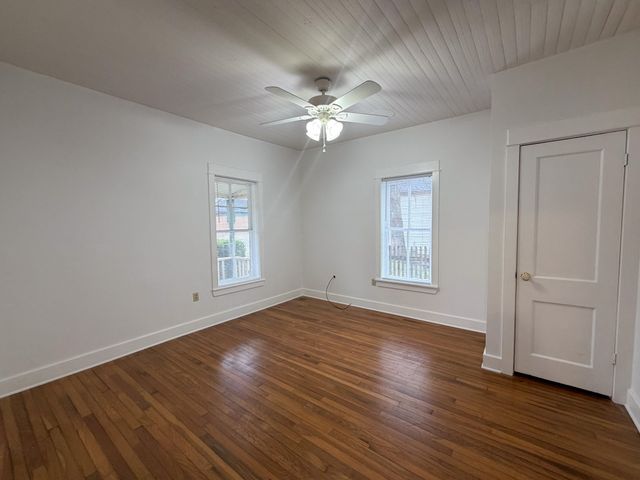 310 E Parks Avenue, Waxahachie, TX 75165