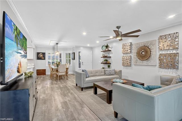 636 Wiggins Bay DR # A14, Naples, FL 34110