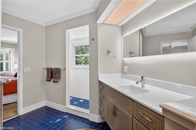 636 Wiggins Bay DR # A14, Naples, FL 34110