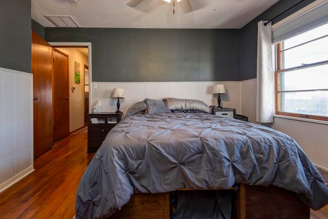 1847 S Collinson Avenue, Springfield, MO 65804