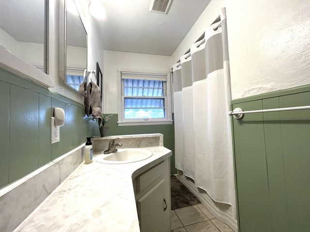 1847 S Collinson Avenue, Springfield, MO 65804